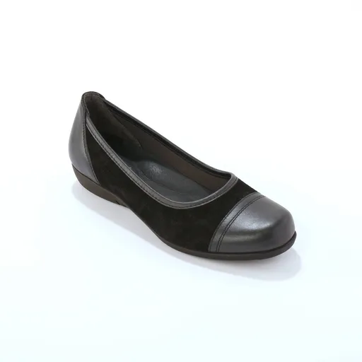 Baleríny s pružnými časťami, na klinovom podpätku