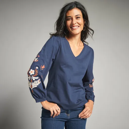 Tričko s výšivkou a dlhými rukávmi