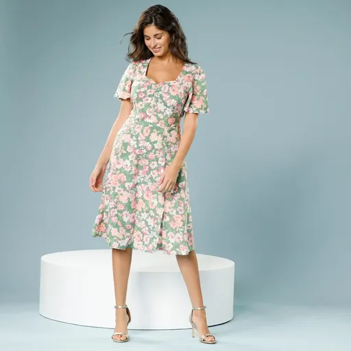 Midi šaty s potlačou pre nižšiu postavu