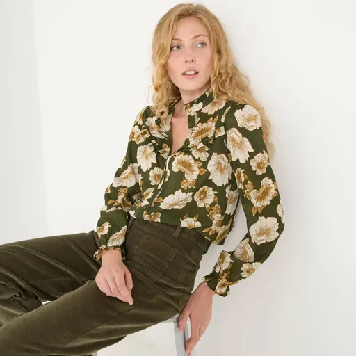 Volánová blúzka s potlačou kvetín