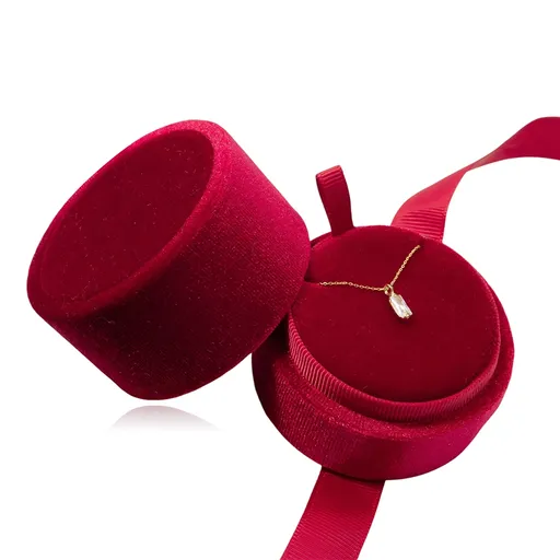 Darčeková krabička na retiazku - červený zamat, stuha na viazanie