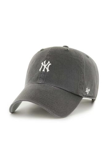 Bavlnená šiltovka 47 brand MLB New York Yankees čierna farba, s nášivkou, B-BSRNR17GWS-GH