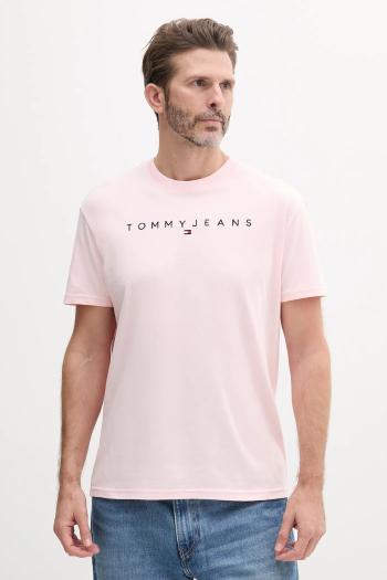 Bavlnené tričko Tommy Jeans pánske, ružová farba, s nášivkou, DM0DM20744