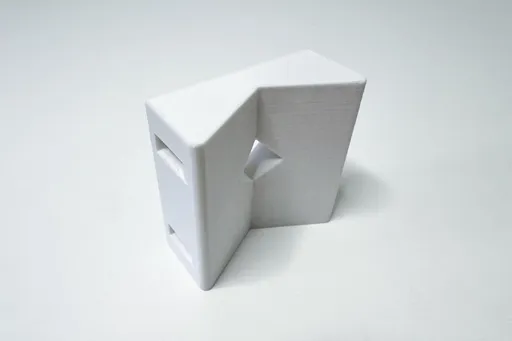 TP-LINK adaptér držiakov kamier D-TC3XX-C, D-TC5XX-C, D-TC5XX-CL pre uchytenie na stĺp (60-130mm), biely s krytkou káblov (1ks)