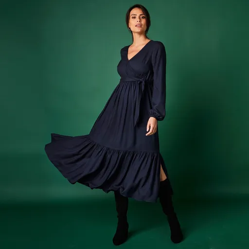 Dlhé šaty so zavinovacím výstrihom