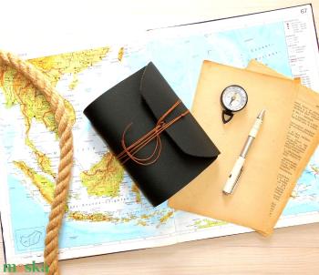 ' INDIANA ' Műbőr Napló A6 - Antik térképpel!