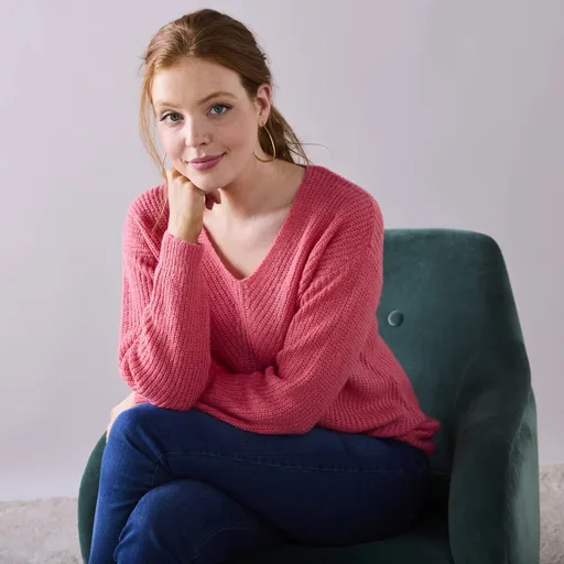 Pulóver s hladkým pleteným vzorom a výstrihom do V