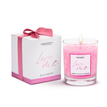 Magnetifico Power Of Pheromones Vonná sviečka Love me Blackberry (Scented Candle) 125 g