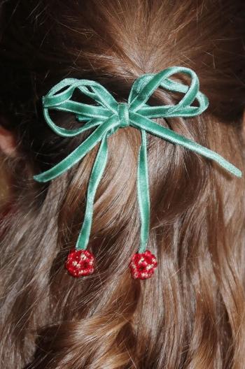 Gumičky Konges Sløjd 2 PACK CHERRY BOW HAIR CLIPS 2-pak KS101850