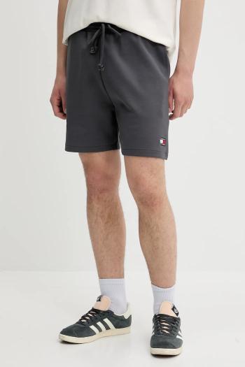 Šortky Tommy Jeans šedá farba, DM0DM21370