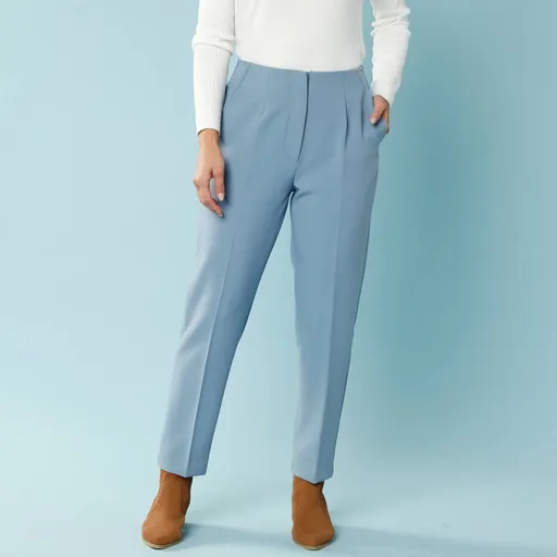 Jednofarebné cigaretové nohavice pre nižšiu postavu