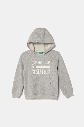 Detská bavlnená mikina United Colors of Benetton šedá farba, s kapucňou, s potlačou, 3J68G2011