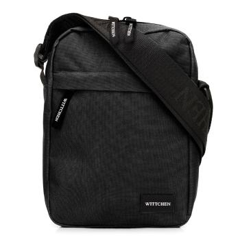Čierna crossbody taška.