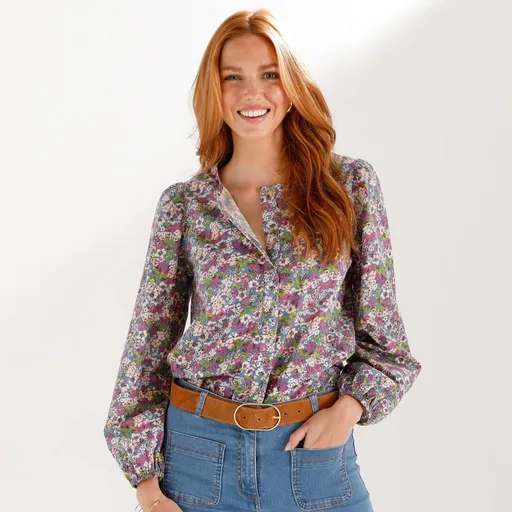 Blúzka s potlačou kvetín a okrúhlym výstrihom