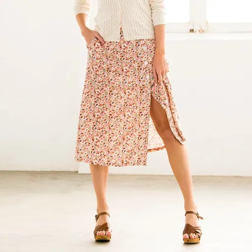 Dlhá sukňa s rozparkom na gombíky a potlačou