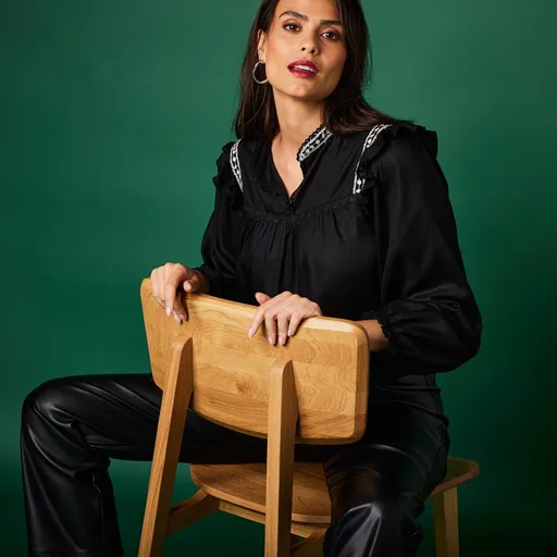 Vzdušná jednofarebná blúzka