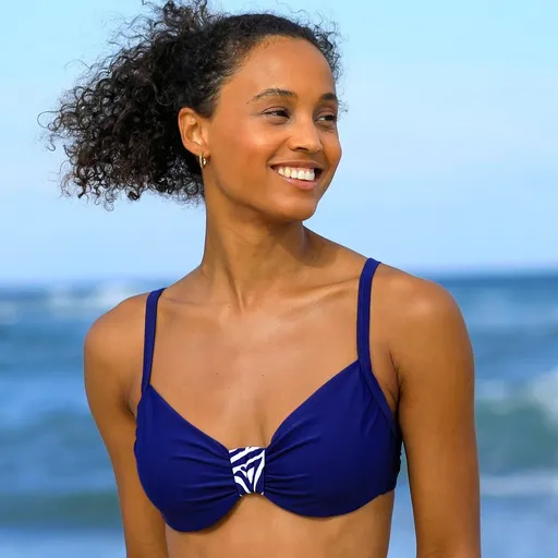 Plavková jednofarebná vystužená podprsenka s nariasením so vzorom Zebra, s kosticami