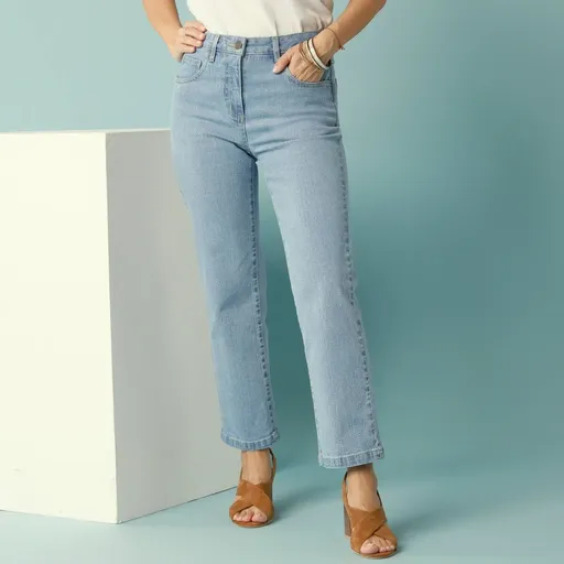 Rovné skrátené džínsy pre nižšiu postavu