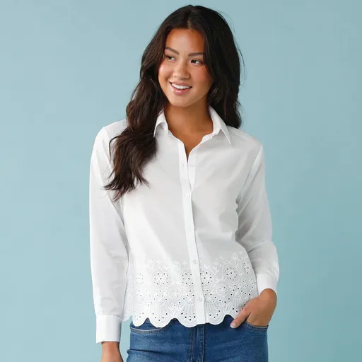 Jednofarebná blúzka s madeirovou výšivkou, pre nižšiu postavu