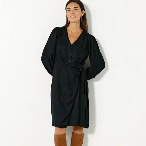 Šaty s nariasením a dlhými rukávmi