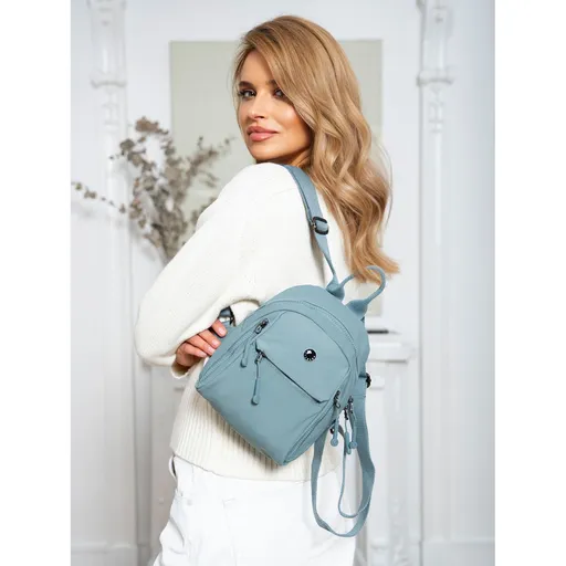 Malý dámsky batoh z polyesteru v modrej farbe s vreckami na zips - Peterson