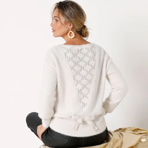 Pulóver z úpletu s predĺženým vláknom a čipkou na chrbte