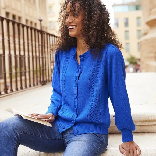 Ažurový sveter na gombíky