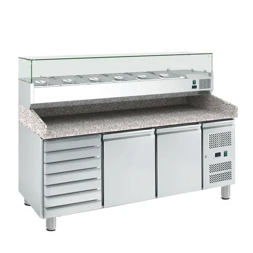 Dvojdverový pizza-stôl so zasuvkami a s chladiacou vitrínou COOLHEAD®