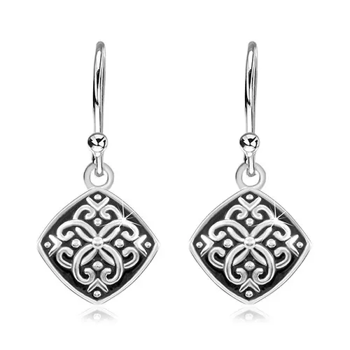 Visiace náušnice, striebro 925, kosoštvorec s čiernou glazúrou a ornamentmi