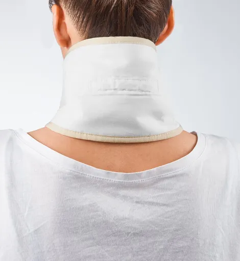 Die moderne Hausfrau Nákrčník se suchým zipem