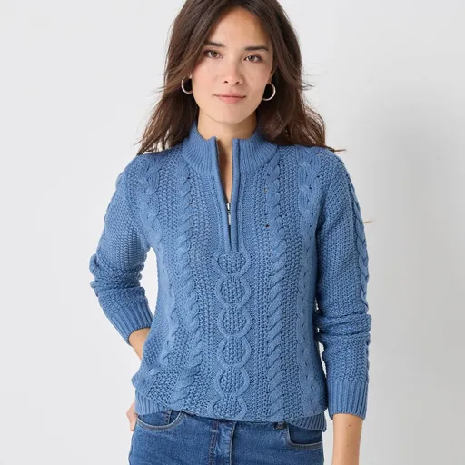 Pulóver so stojačikom na zips a s vrkočovým vzorom