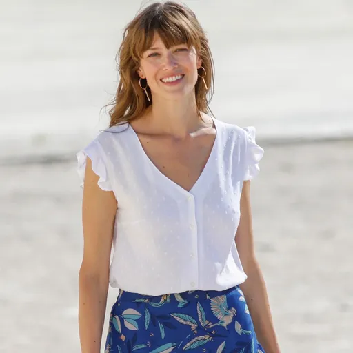 Blúzka s gombíkmi a výšivkou