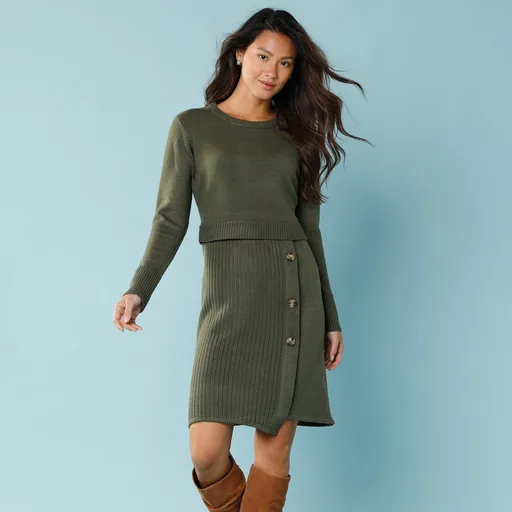 Úpletové šaty so zavinovacím efektom pre nižšiu postavu