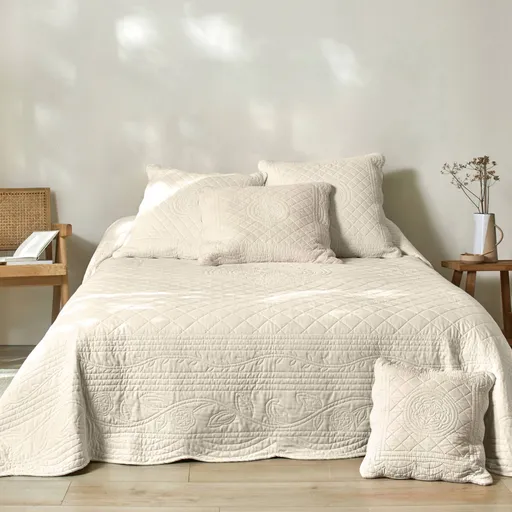 Jednofarebná prikrývka na posteľ Cassandre