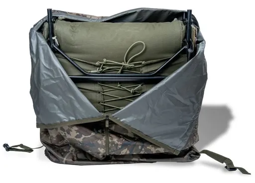 Nash taška na lehátko subterfuge waterproof bedchair bag