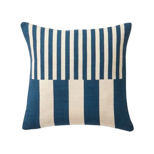 Vankúš s pruhovanou potlačou