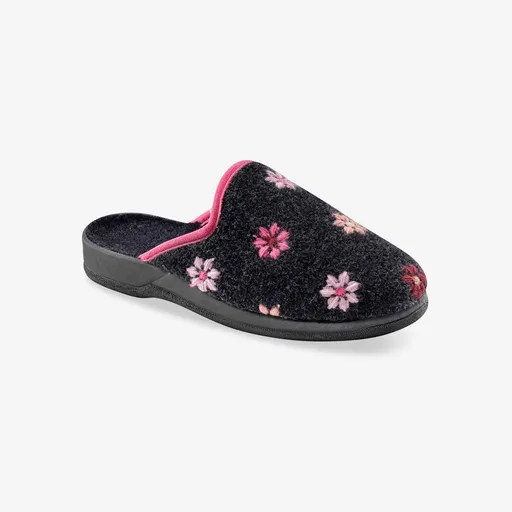 Papuče s vyšívanými kvietkami