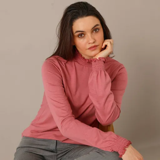 Tričko so žabkovanými manžetami a stojačikom