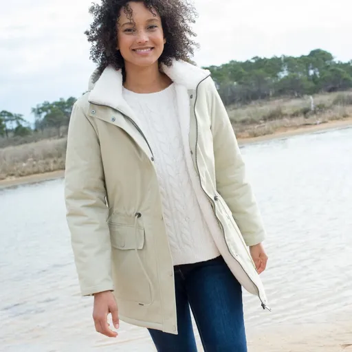 Parka s kapucňou a sherpa podšívkou