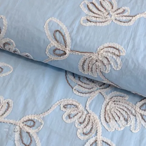 Bavlnená látka EMBROIDERY Loom En Light baby blue