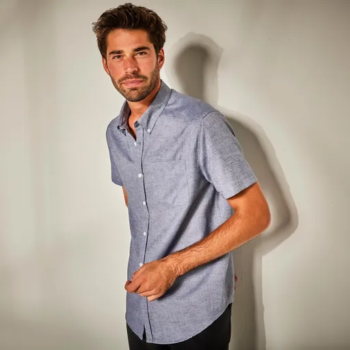 Jednofarebná košeľa s krátkymi rukávmi s efektom ľanu