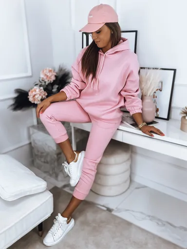 Pekná dámska ružová súprava