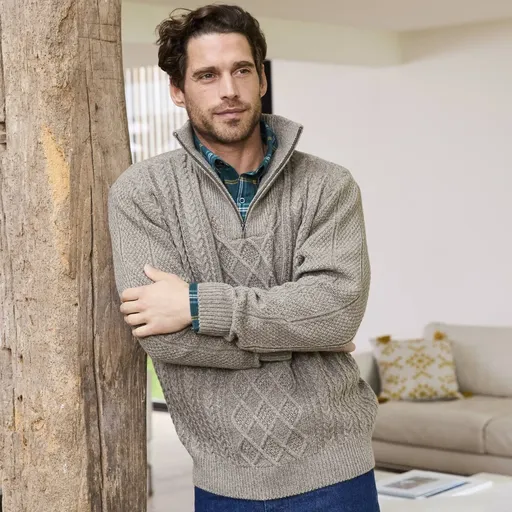 Pulóver so stojačikom na zips