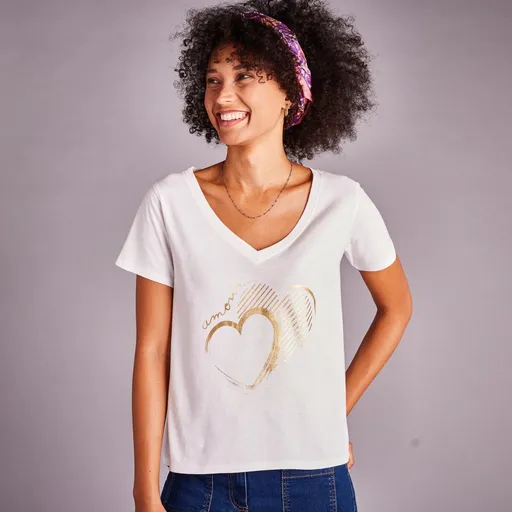 Tričko s potlačou srdca vpredu, výstrihom do V a krátkymi rukávmi