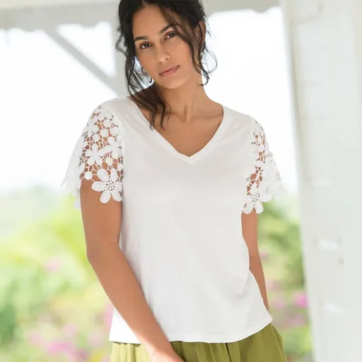 Tričko s krátkymi macramé rukávmi