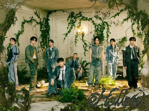 Stray Kids, Hollow, CD