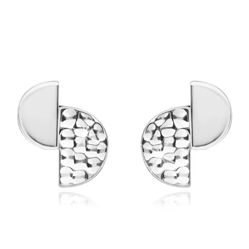 Náušnice zo striebra 925, dva polkruhy - hladký a s vyhĺbenými jamkami