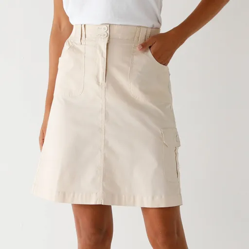 Krátka sukňa s vreckami