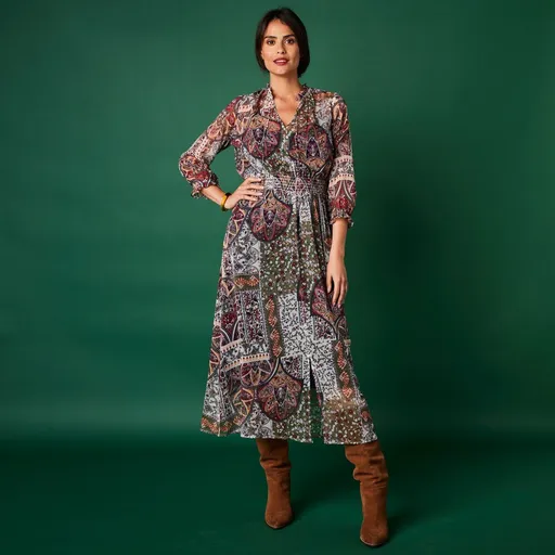 Voálové šaty s potlačou a žabkovaným pásom