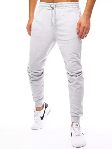 Pánske svetlo-sivé tepláky.